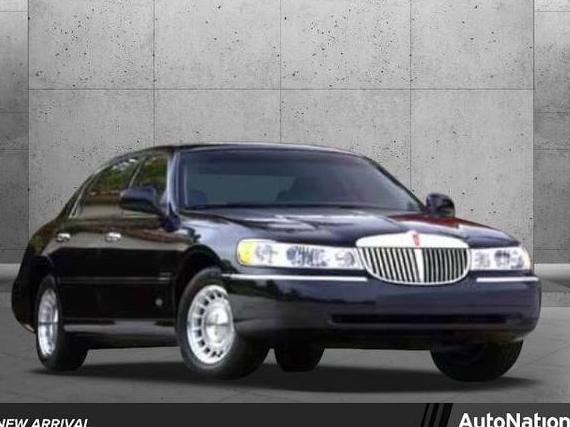LINCOLN TOWN CAR 2000 1LNHM83W0YY934108 image
